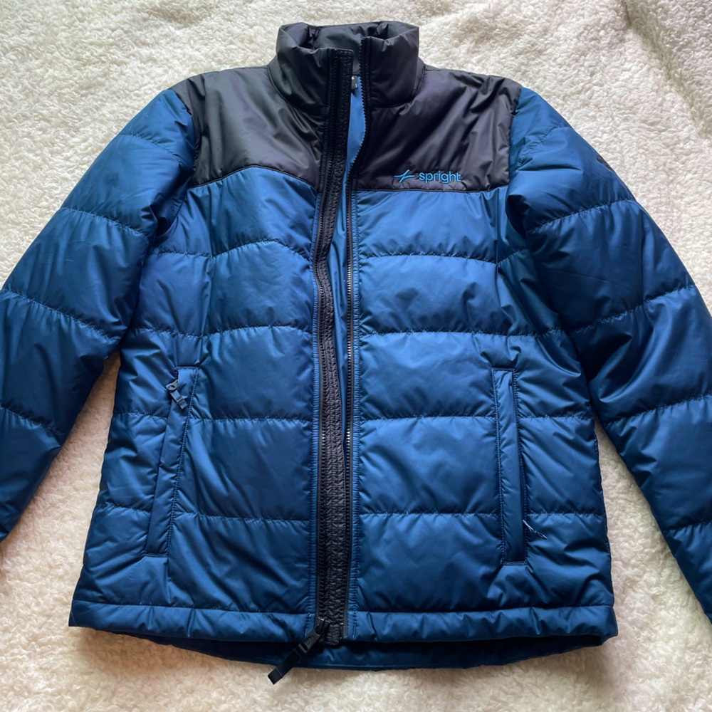 Blue Men’s Small NorthFace Winter Jacket (Brand on Jacket No Longer in Business)